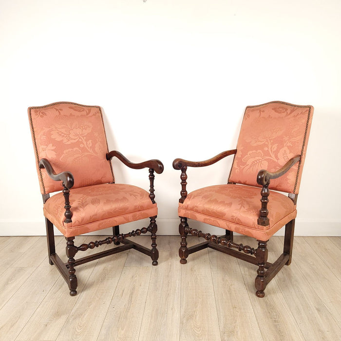 Pair of Similar Baroque Upholstered Armchairs in Walnut, France or Italy, Early 18th Century