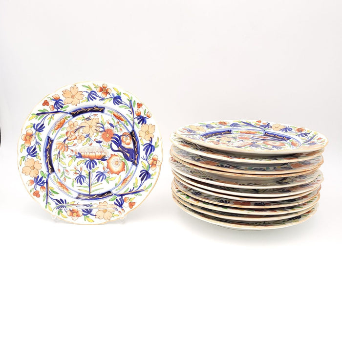 Set of Twelve Coalport Dinner Plates, England circa 1825