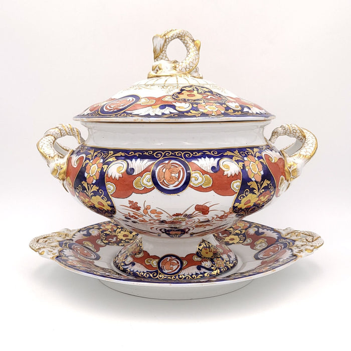 Mason's Ironstone "Fence and Vase" Soup Tureen and Underplate, England circa 1830s