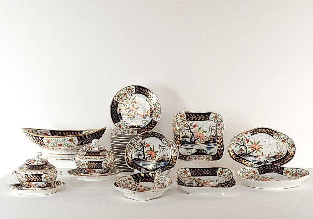 Georgian Period Coalport Imari Part Dessert Set, England circa 1810