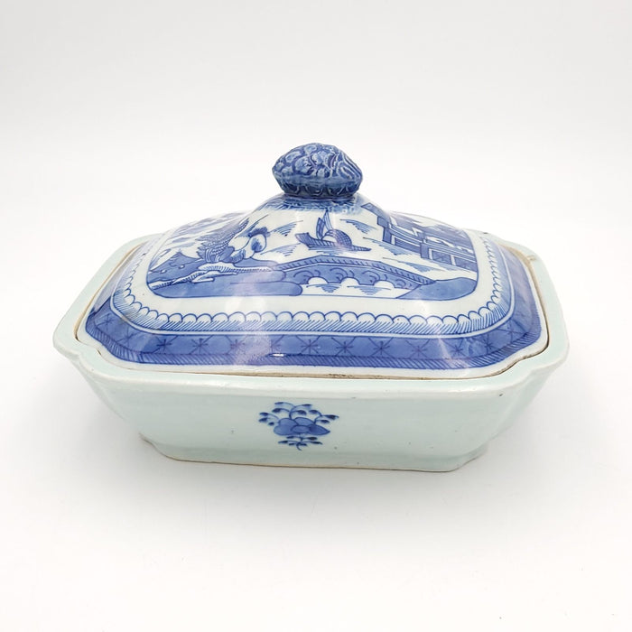 Chinese Export Porcelain Covered Vegetable Dish, circa 1870