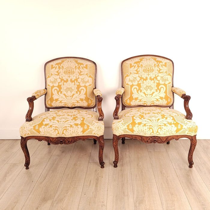 Pair of Régence / Louis XV Walnut Armchairs, France circa 1720