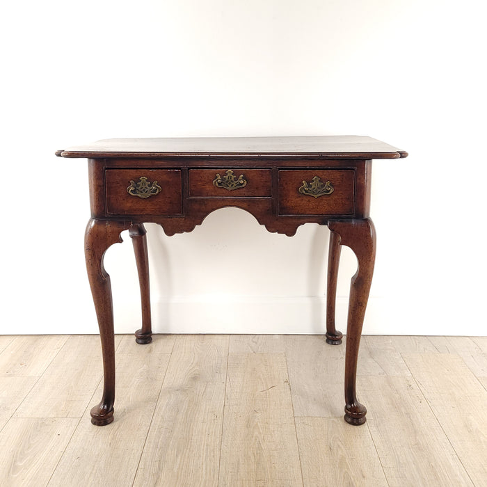 Georgian English Oak Provincial Dressing Table or Lowboy, circa 1780