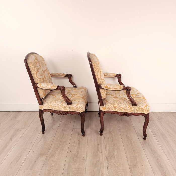 Pair of Régence / Louis XV Walnut Armchairs, France circa 1720