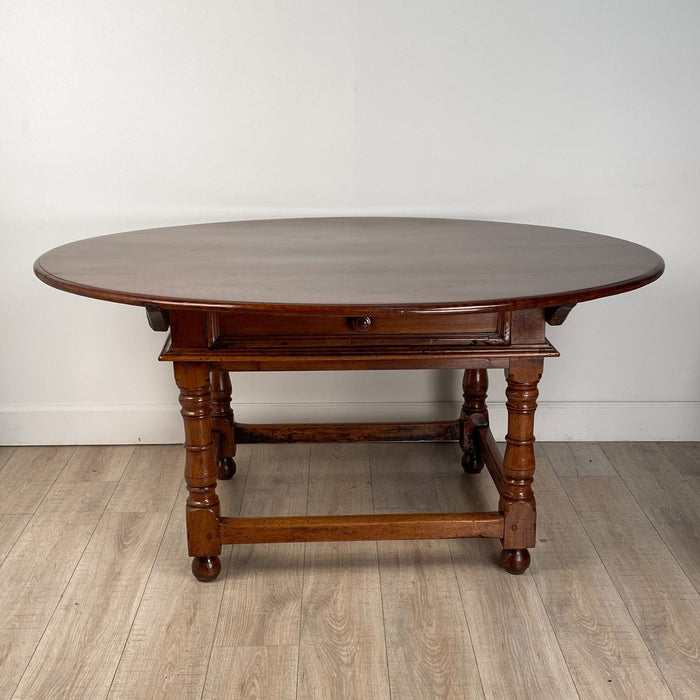 Early Baroque Italian Walnut Oval Center Table, circa 1680